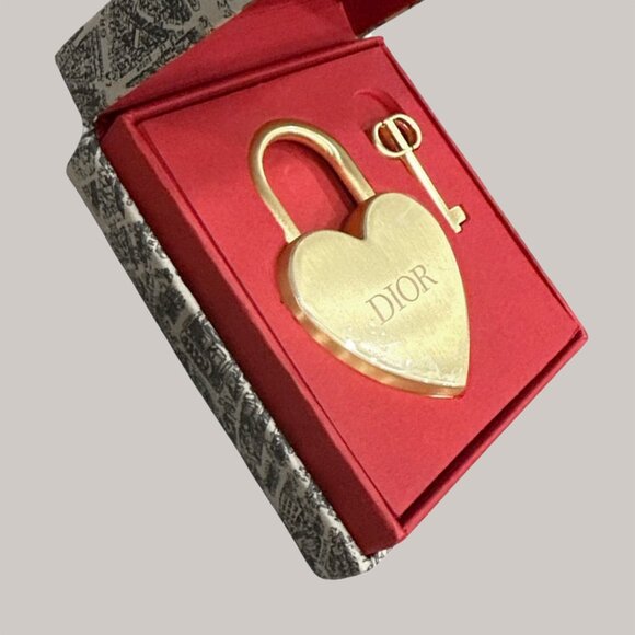 NIB Authentic Christian Dior heart Lock & Key Bag Charm Keychain Necklace - Picture 1 of 6